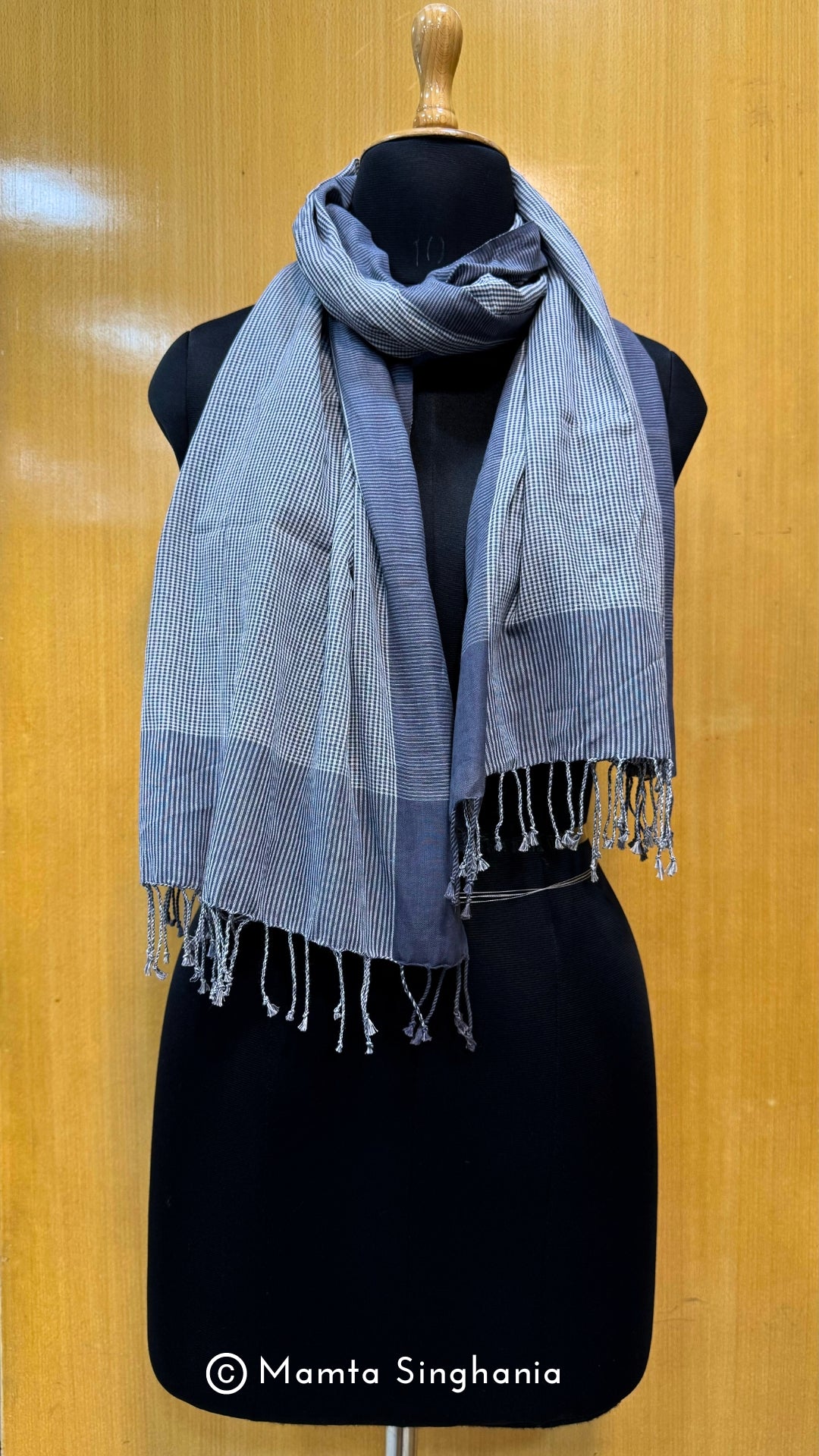 Handloom Cotton Checks Stole in Grey & White Colour