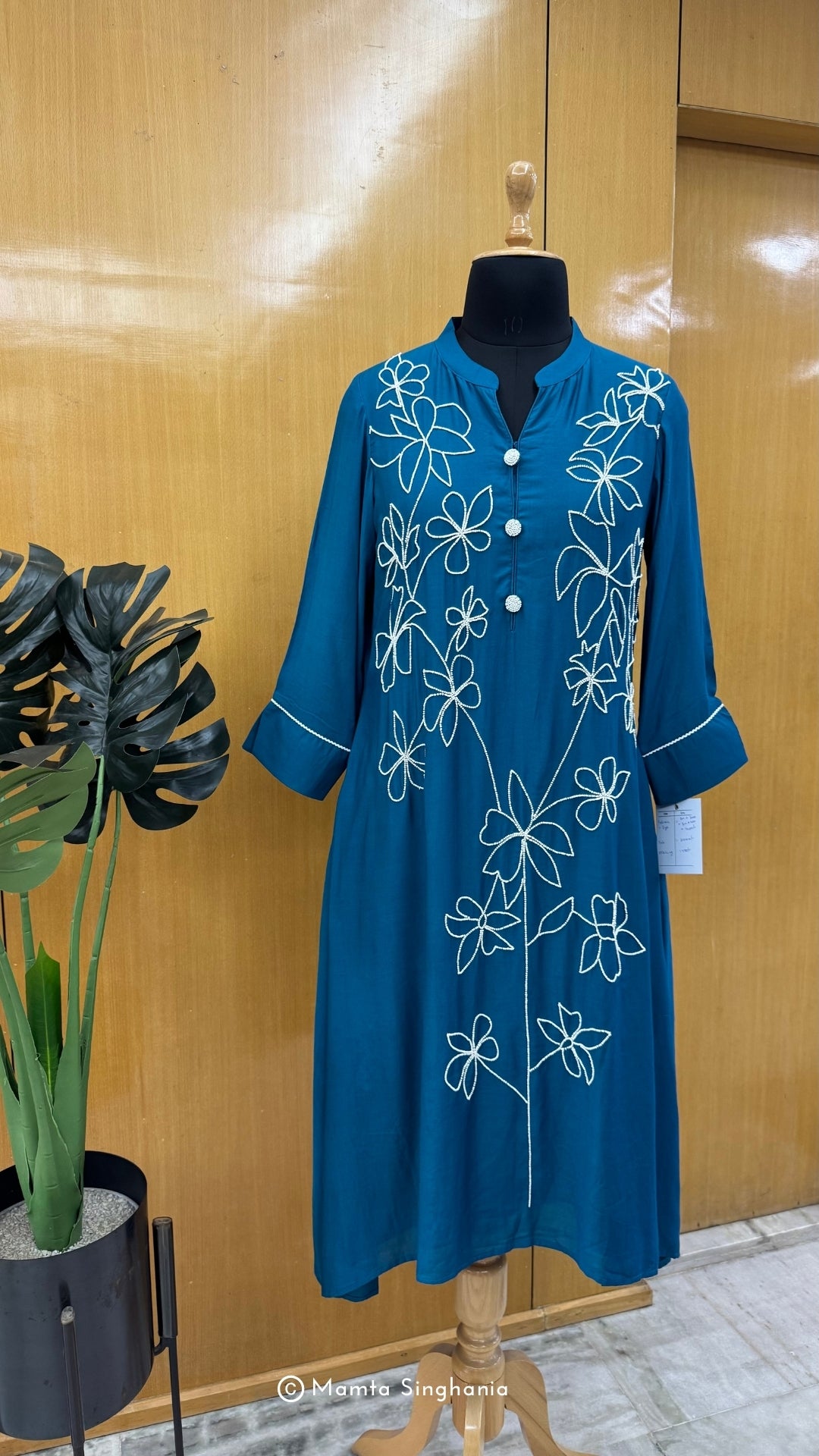 Zoya Kurti