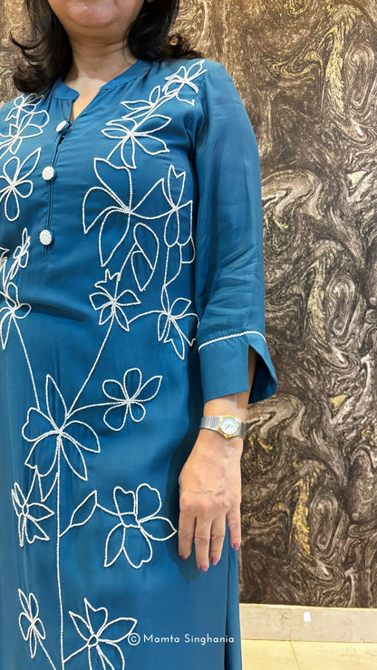 Zoya Kurti
